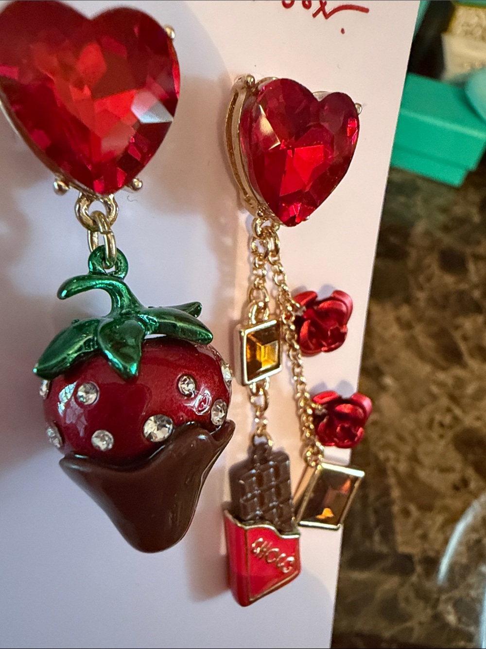 Betsey Johnson NWT Red Heart & Chocolate Strawberry Mismatch Dangle Earrings - Picture 5 of 6